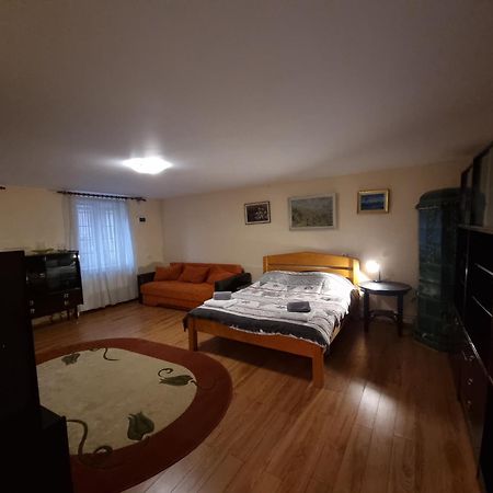 R Castle - 2 Room Apartment Braşov Exteriör bild